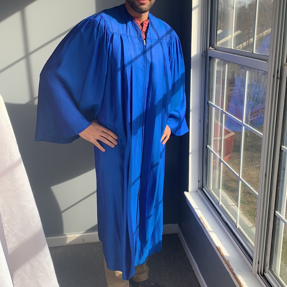 Graduation gown - Picture 2 of 4